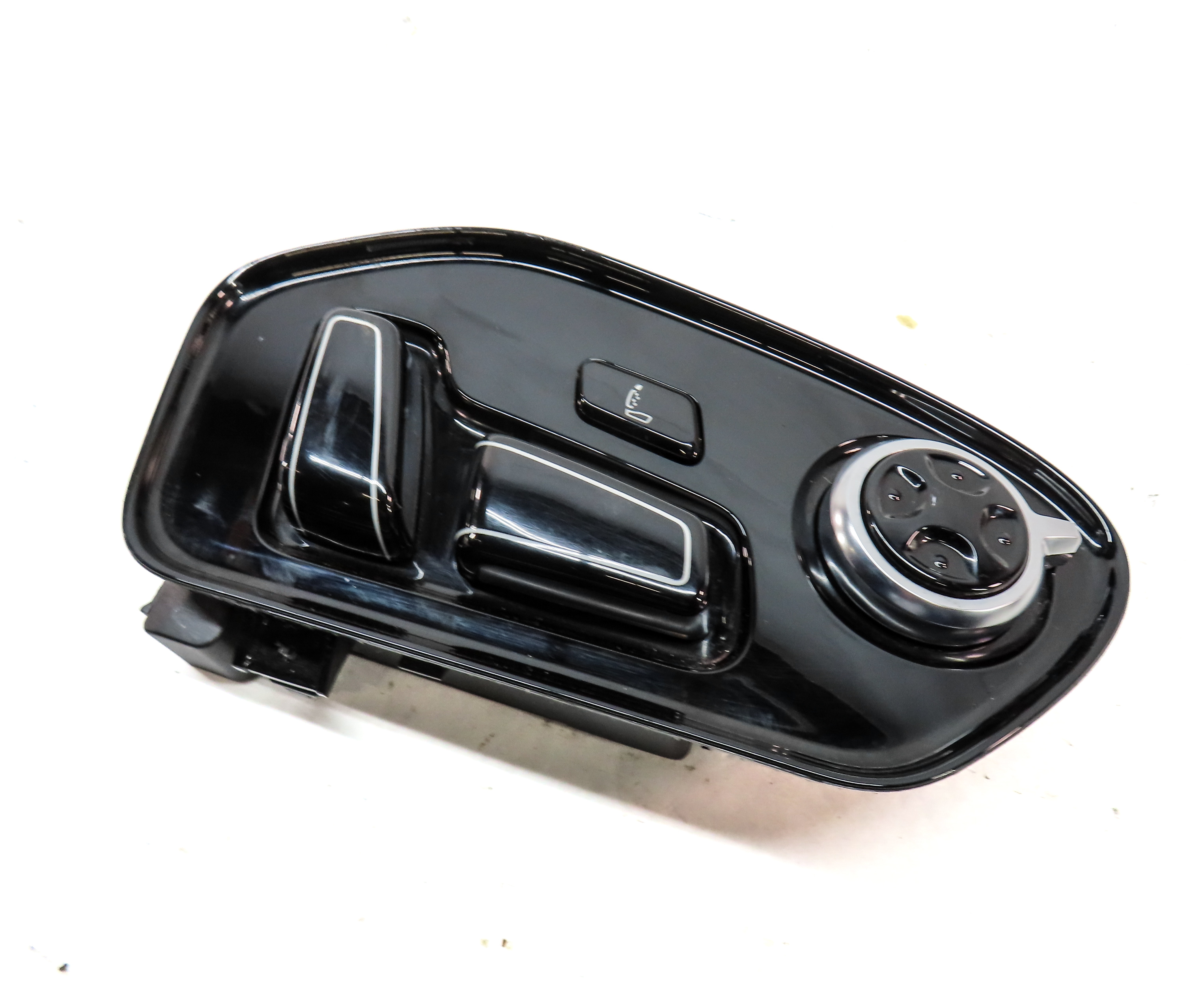 2012 AUDI A8 (D4 4H) FRONT RIGHT PASSENGER MASSAGE LUMBAR POSITION ADJUST SWITCH — exact item pictured